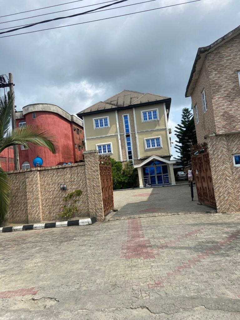 Henalik Hotel and Suites